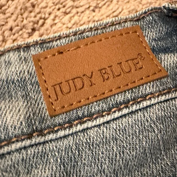 Judy Blue Distressed Button fly Jean Shorts EUC - Picture 6 of 11